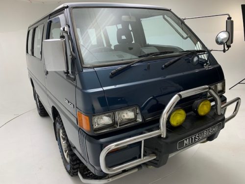 1989 Mitsubishi Delica GLX, image 1